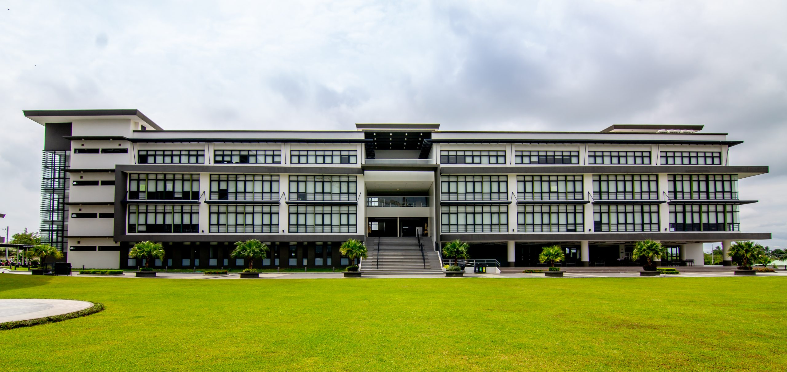 Vermosa Campus De La Salle Santiago Zobel